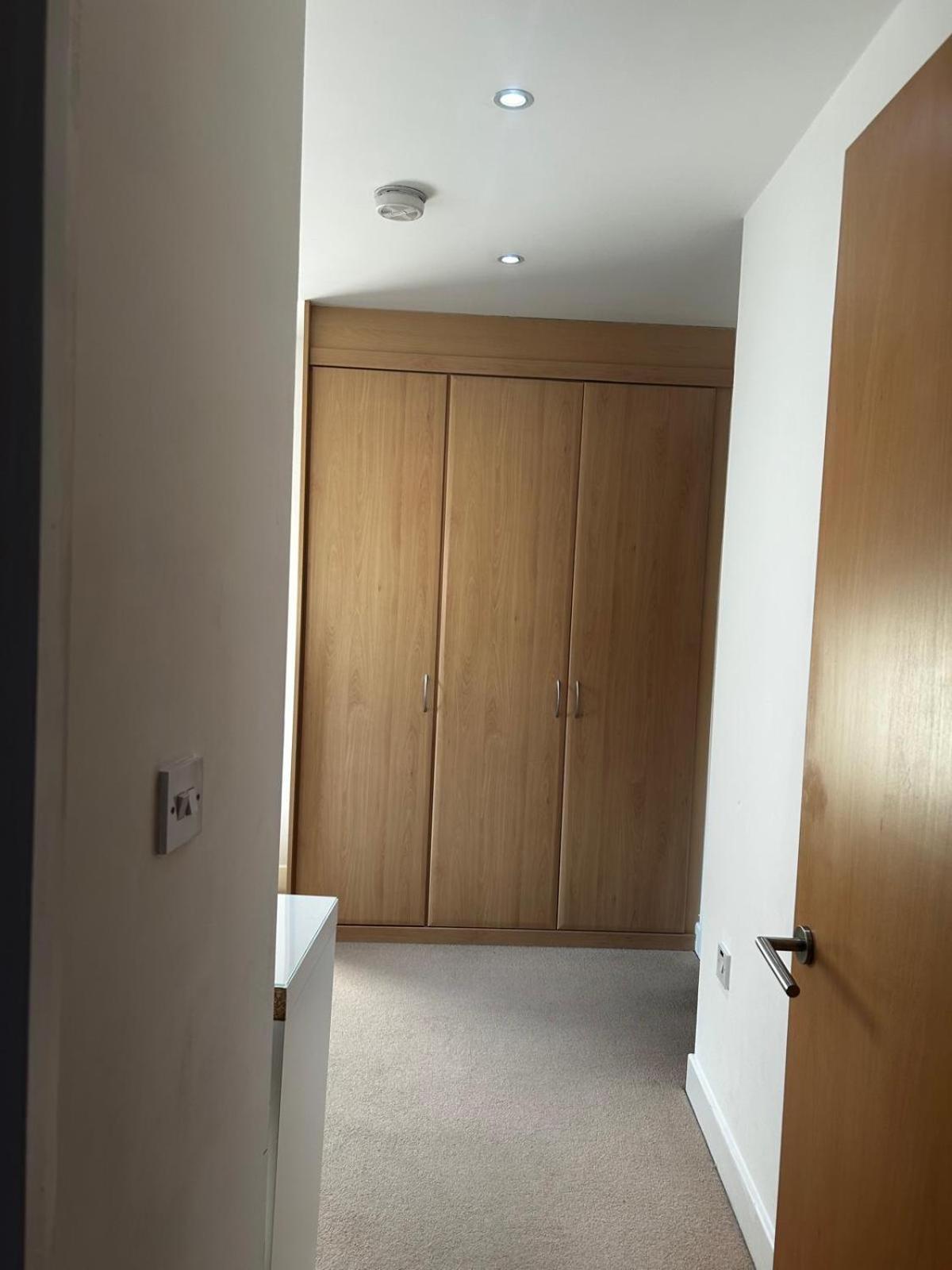 City Centre Apartment. Wrexham Buitenkant foto